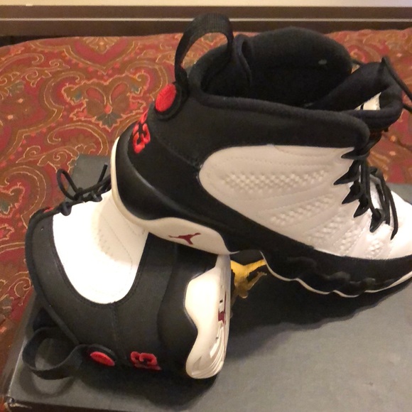 Air Jordan 11 Retro BG - Picture 1 of 3